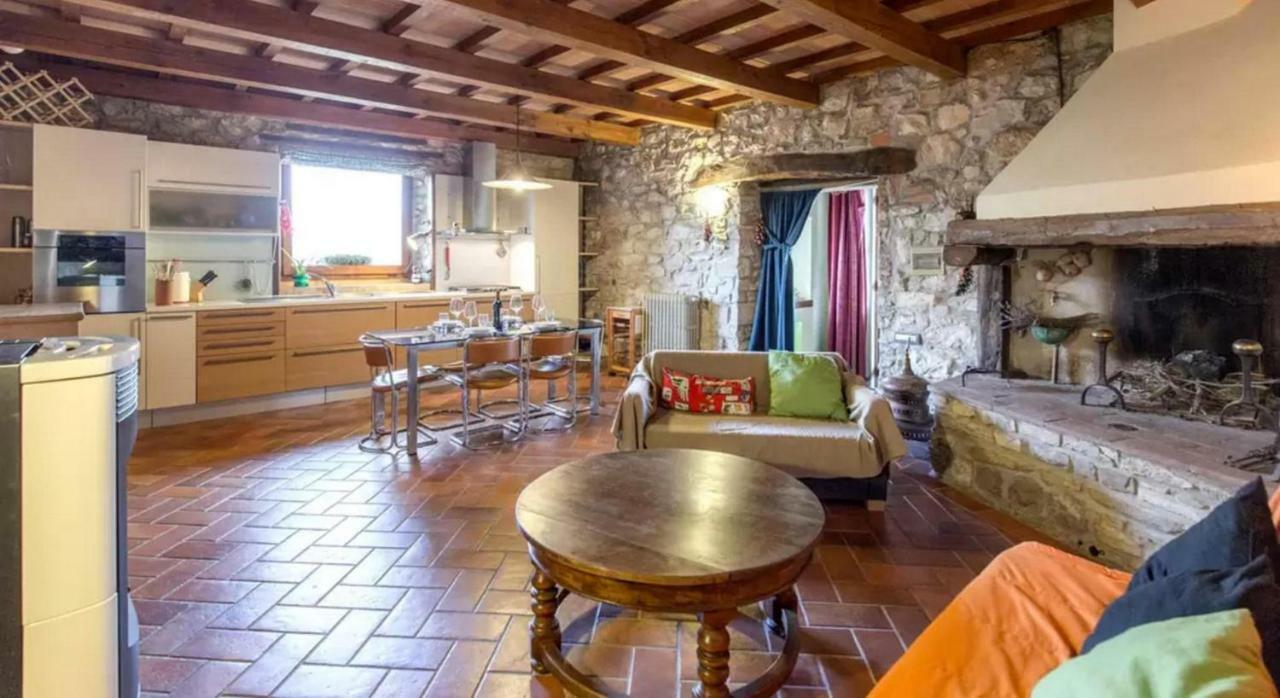 Casa Mazzocchi Vista Su Poppi Villa Kültér fotó